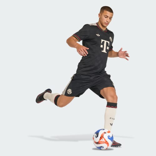 Black FC Bayern 25/26 Third Shorts
